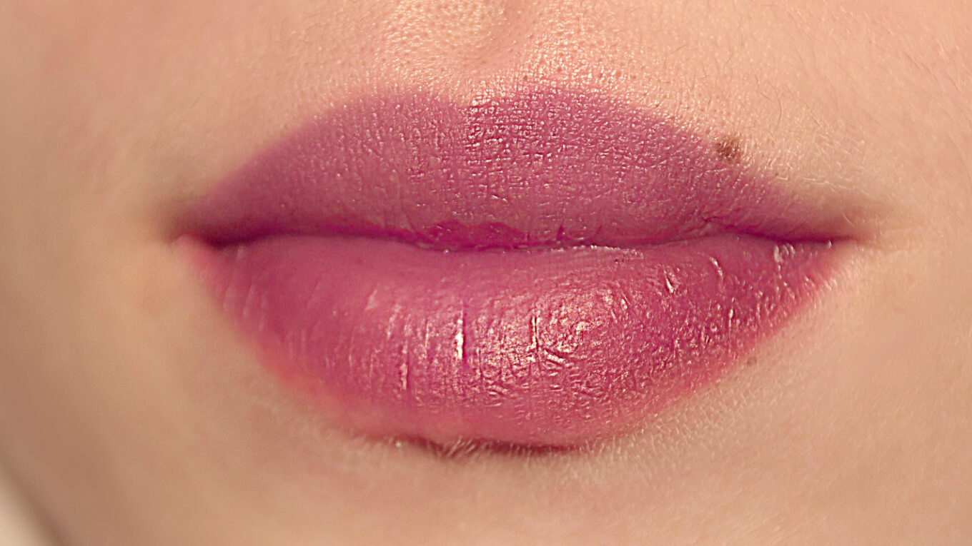 INJECT LIPS – technika realistycznego makijażu permanentnego